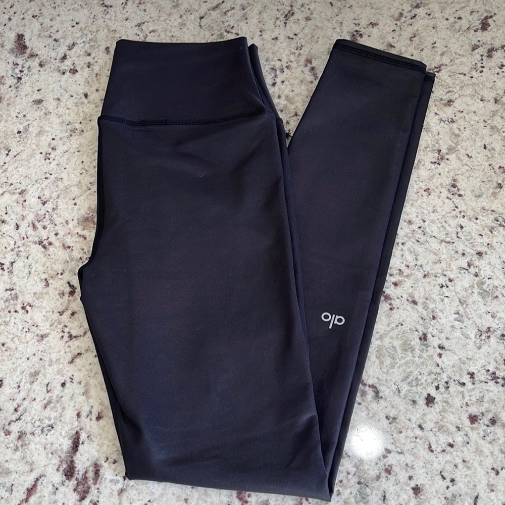 Alo air brushed leggings black glossy